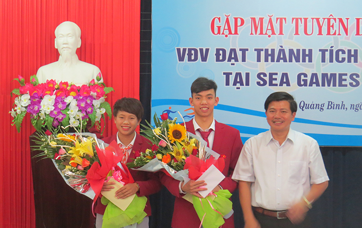 VĐV Nguyễn Huy Hoàng (bơi lội) và Hoàng Thị Ngọc (điền kinh) là 2 trong số 4 VĐV Quảng Bình tham dự SEA Games 30. 