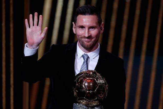 Danh hiệu Quả bóng vàng thứ 6 dành cho Lionel Messi. (Nguồn: Independent)