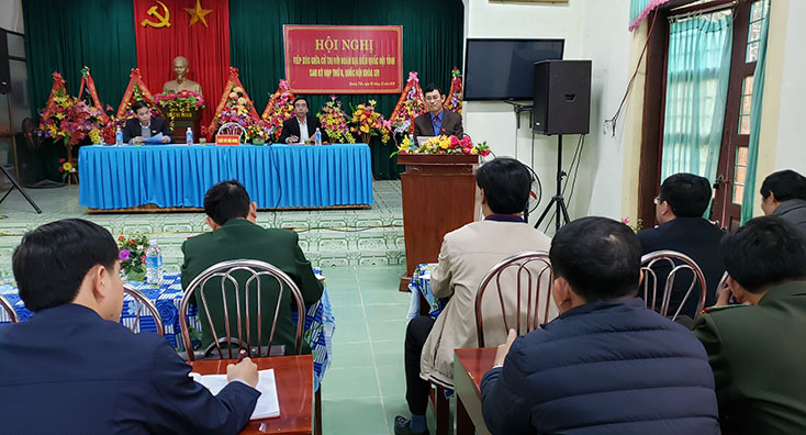 Các ĐBQH tỉnh tiếp xúc với cử tri huyện Quảng Trạch tại xã Quảng Tiến.