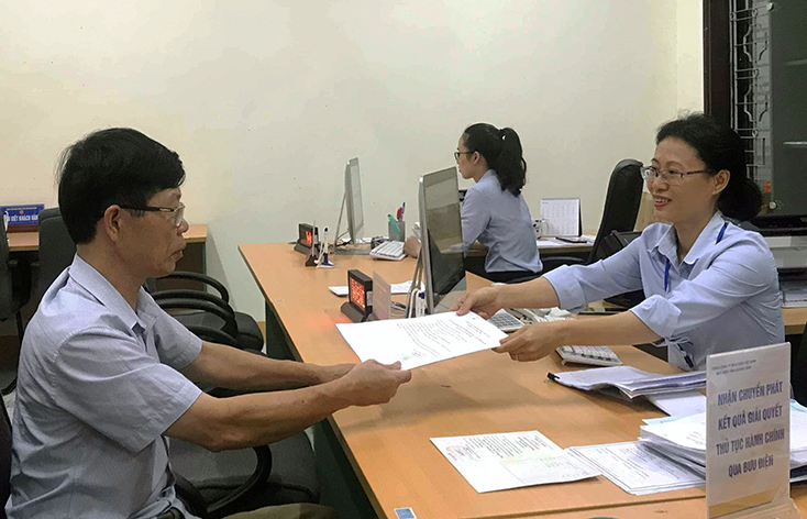 Công tác tiếp dân, giải quyết TTHC tại Trung tâm Hành chính công tỉnh ngày càng đi vào nền nếp, được người dân đánh giá cao.