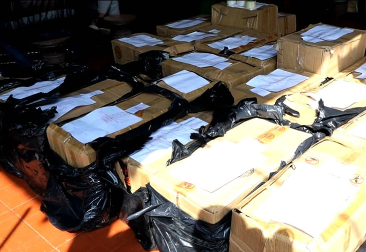 Tang vật vụ tàng trữ gần 1 tấn pháo trái phép trên địa bàn huyện Lệ Thủy vừa bị các cơ quan chức năng bắt giữ. 