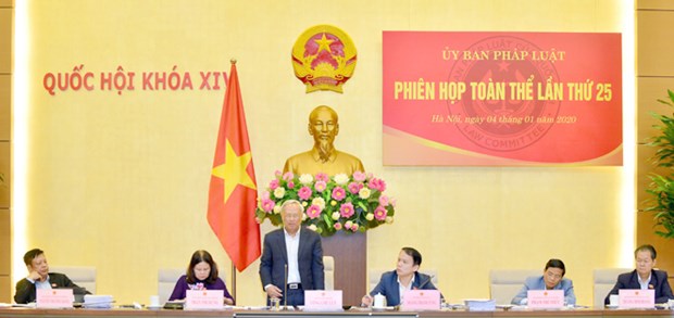 Phó Chủ tịch Quốc hội Uông Chu Lưu phát biểu chỉ đạo phiên họp.(Nguồn: daibieunhandan.vn)