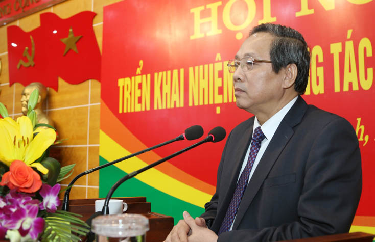Đồng chí Hoàng Đăng Quang, Ủy viên Trung ương Đảng, Bí thư Tỉnh ủy, Chủ tịch HĐND tỉnh phát biểu tại hội nghị.