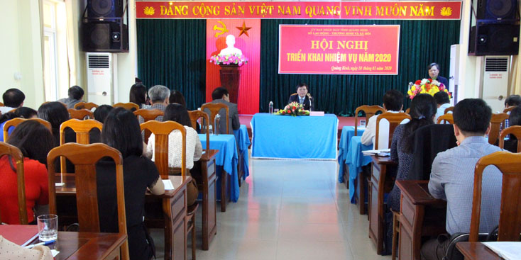Đồng chí Nguyễn Tiến Hoàng, Phó Chủ tịch UBND tỉnh phát biểu chỉ đạo tại hội nghị 