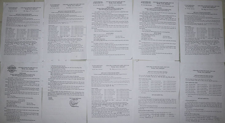  Các văn bản xử phạt vi phạm hành chính về những hành vi xâm hại đất RTN trái phép ở xã Cao Quảng do Chủ tịch UBND huyện Tuyên Hóa ký. 