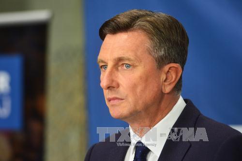 Tổng thống Slovenia Borut Pahor tại cuộc họp báo ở Ljubljana ngày 12-11. Ảnh: THX/TTXVN