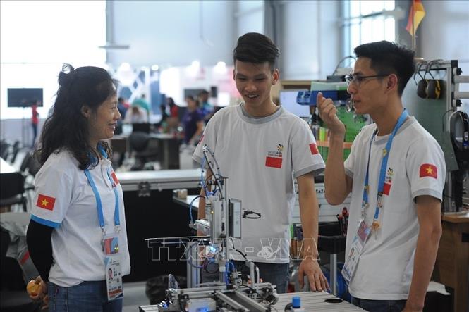  Các thi sinh Việt Nam tham dự Kỳ thi Tay nghề thế giới (WorldSkills) lần thứ 45, tại thành phố Kazan, Cộng hòa Tatarstan thuộc Liên bang Nga. Ảnh: Dương Trí/Pv TTXVN tại LB Nga