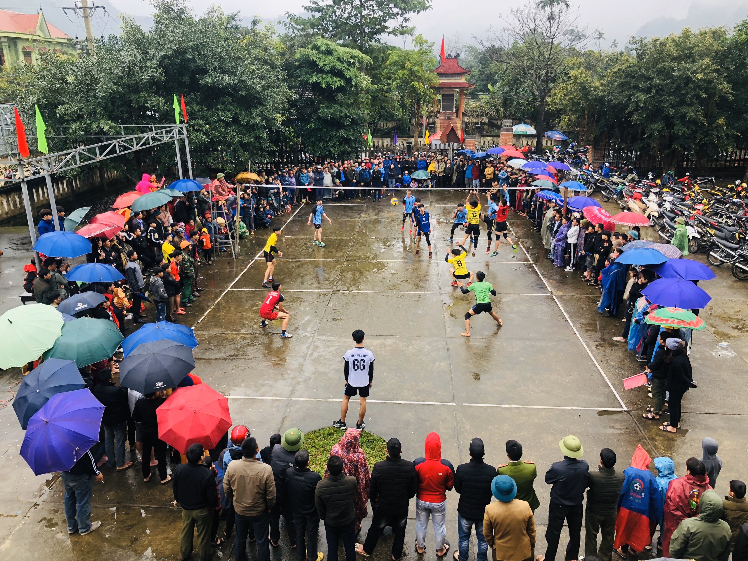 Huyện Minh Hóa tổ chức giải bóng chuyền mừng Đảng, mừng Xuân Canh Tý 2020.