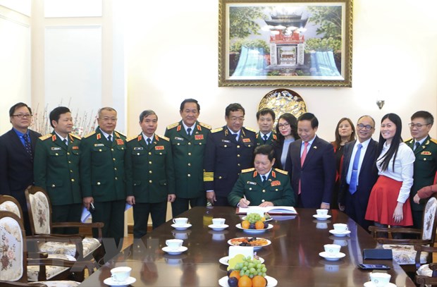 Quang cảnh hội đàm giữa hai đoàn Bộ Quốc phòng Việt Nam và Liên bang Nga. (Ảnh: Trần Hiếu/TTXVN)