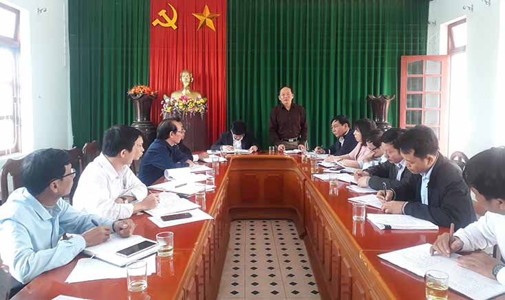 Đồng chí Trần Xuân Vinh, Trưởng Ban Tổ chức Tỉnh ủy phát biểu tại buổi làm việc