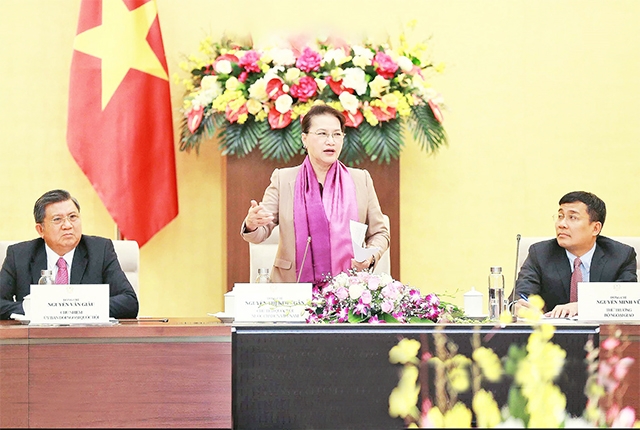 Chủ tịch QH Nguyễn Thị Kim Ngân phát biểu tại buổi tiếp. Ảnh: DOÃN TẤN (TTXVN)