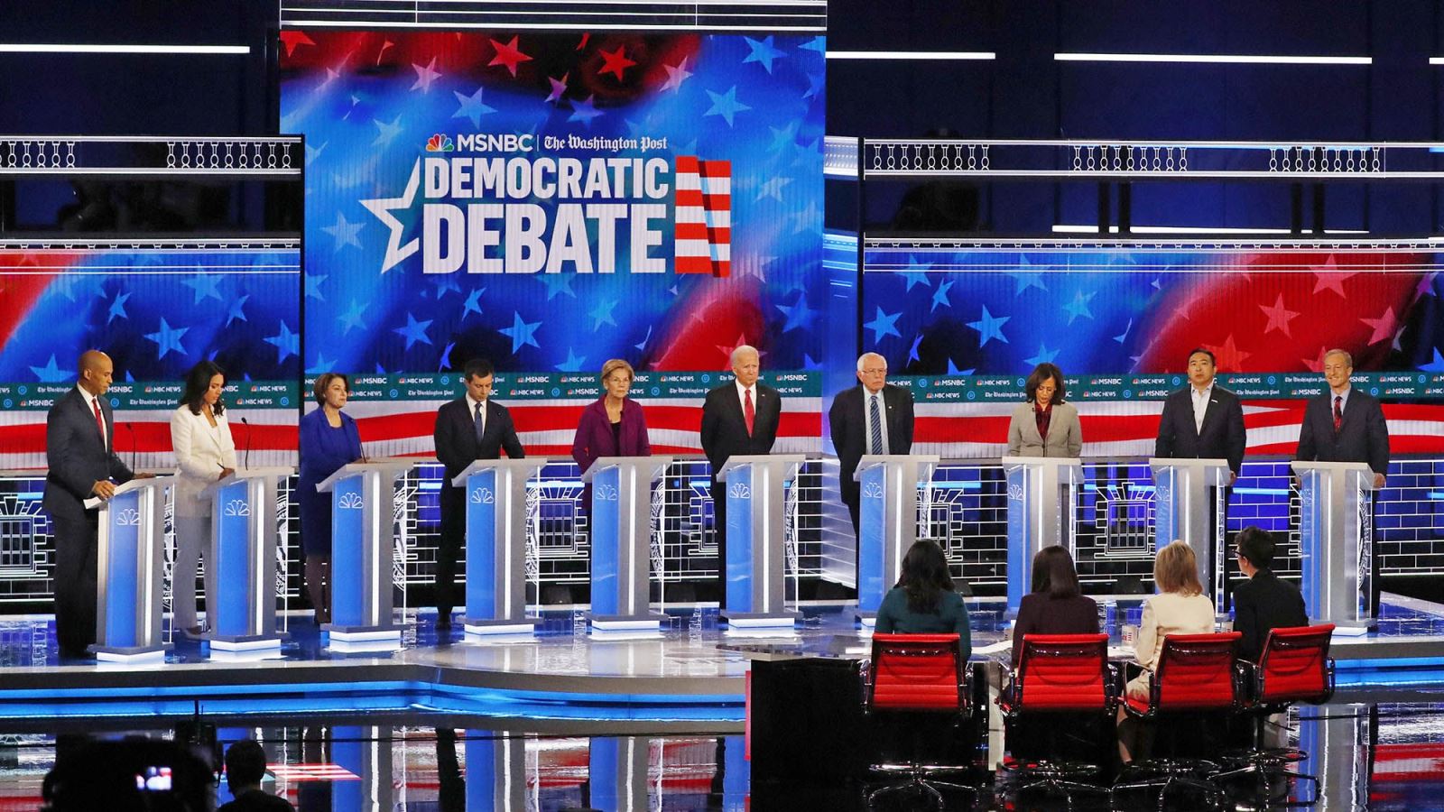 Các ứng cử viên tổng thống của Đảng Dân chủ tranh luận trực tiếp trên truyền hình. Ảnh: CNN