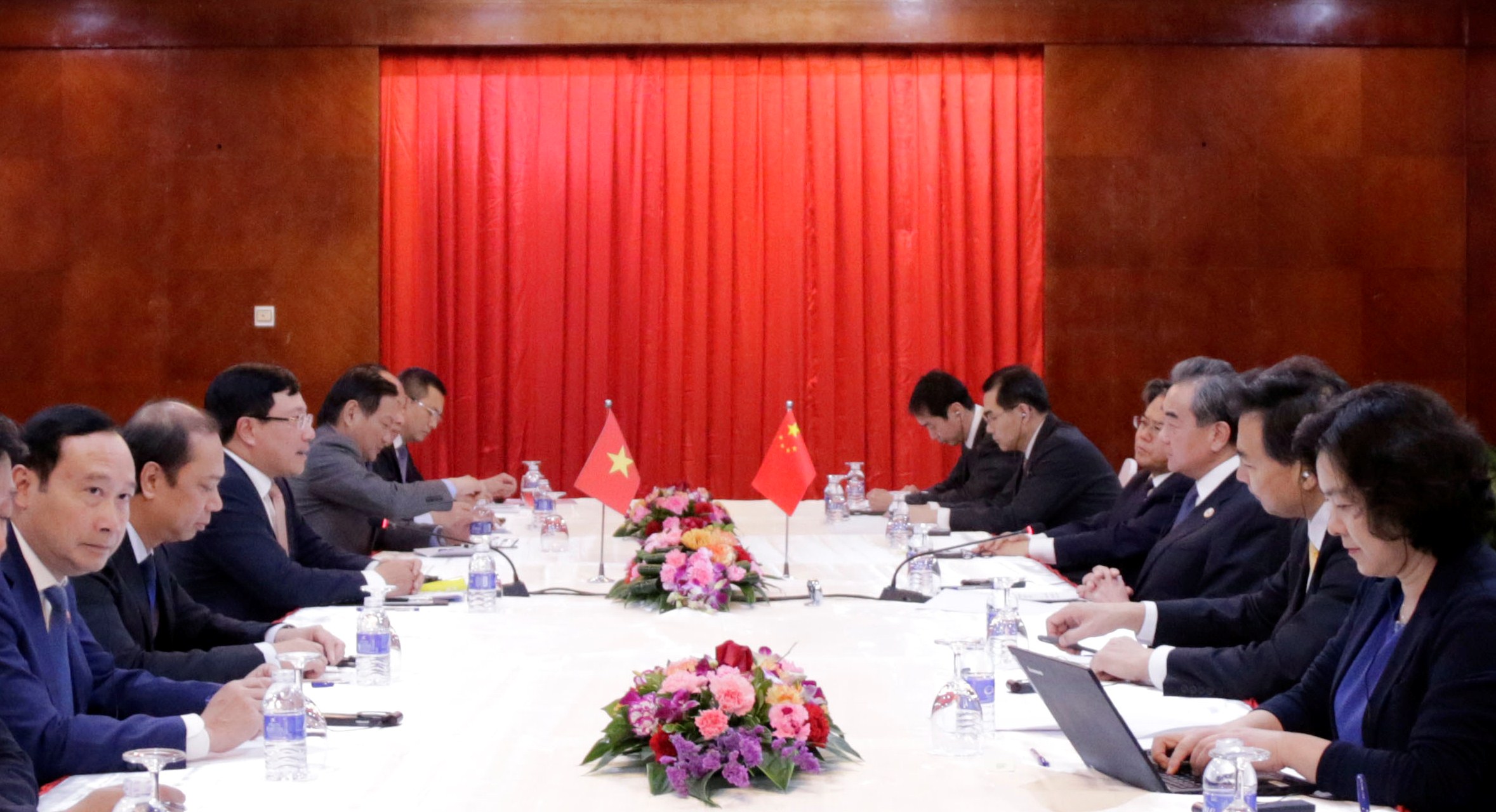Phó Thủ tướng, Bộ trưởng Ngoại giao Phạm Bình Minh gặp gỡ Bộ trưởng Ngoại giao Trung Quốc Vương Nghị. Ảnh: VGP