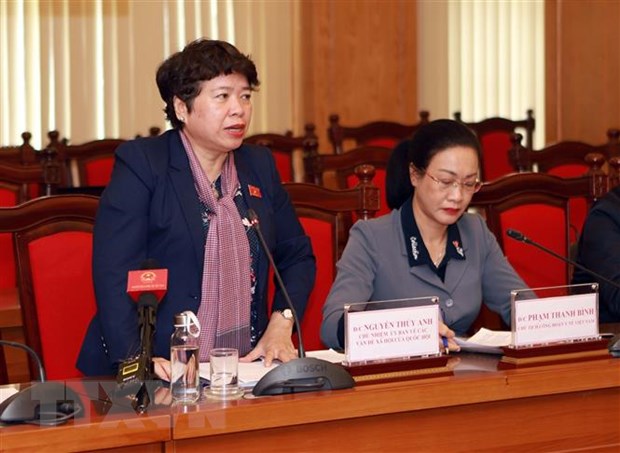 Chủ nhiệm Ủy ban về các vấn đề xã hội của Quốc hội Nguyễn Thúy Anh phát biểu. (Ảnh: Hoàng Hùng/TTXVN)