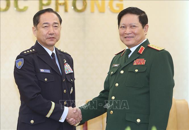  Đại tướng Ngô Xuân Lịch tiếp Đại tướng Yamazaki Koji. Ảnh: Dương Giang/TTXVN