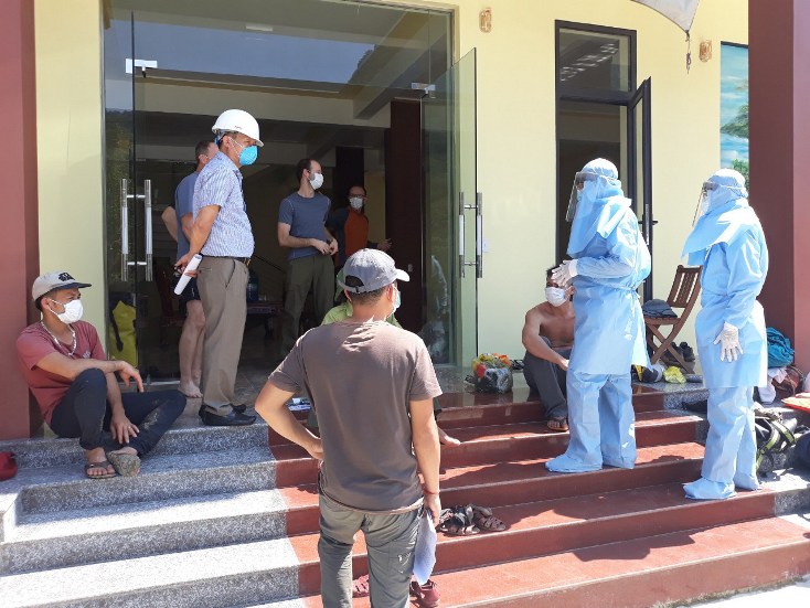 Nhiều hoạt động y tế được triển khai để kiểm soát dịch bệnh.