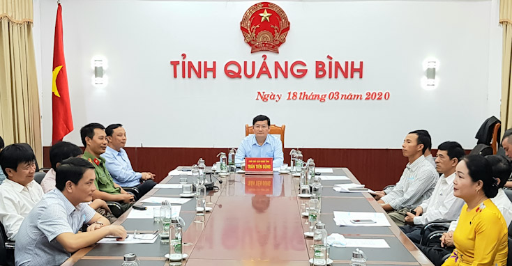 Đồng chí Trần Tiến Dũng, Phó Chủ tịch UBND tỉnh chủ trị hội nghị tại điểm cầu tỉnh Quảng Bình.