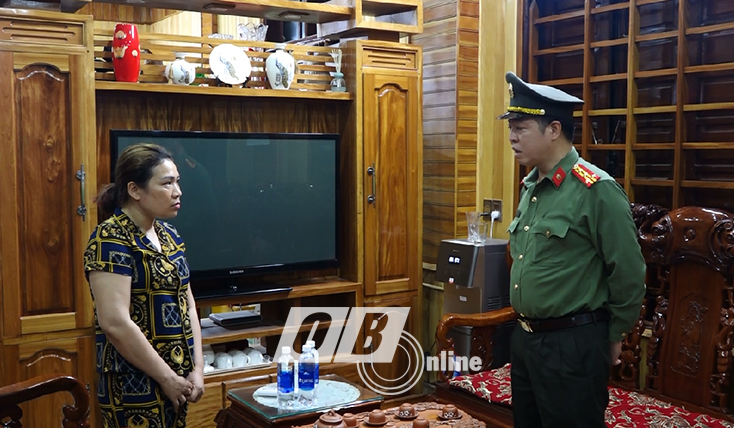  Đại tá Trần Hải Quân, Giám đốc Công an tỉnh trực tiếp chỉ đạo lực lượng khám xét khẩn cấp nơi ở của đối tượng Nguyễn Minh Thảo.