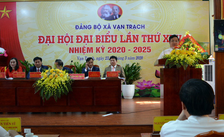 Đồng chí Cao Văn Định, Ủy viên Ban Thường vụ, Trưởng ban Tuyên giáo Tỉnh ủy phát biểu chỉ đạo đại hội