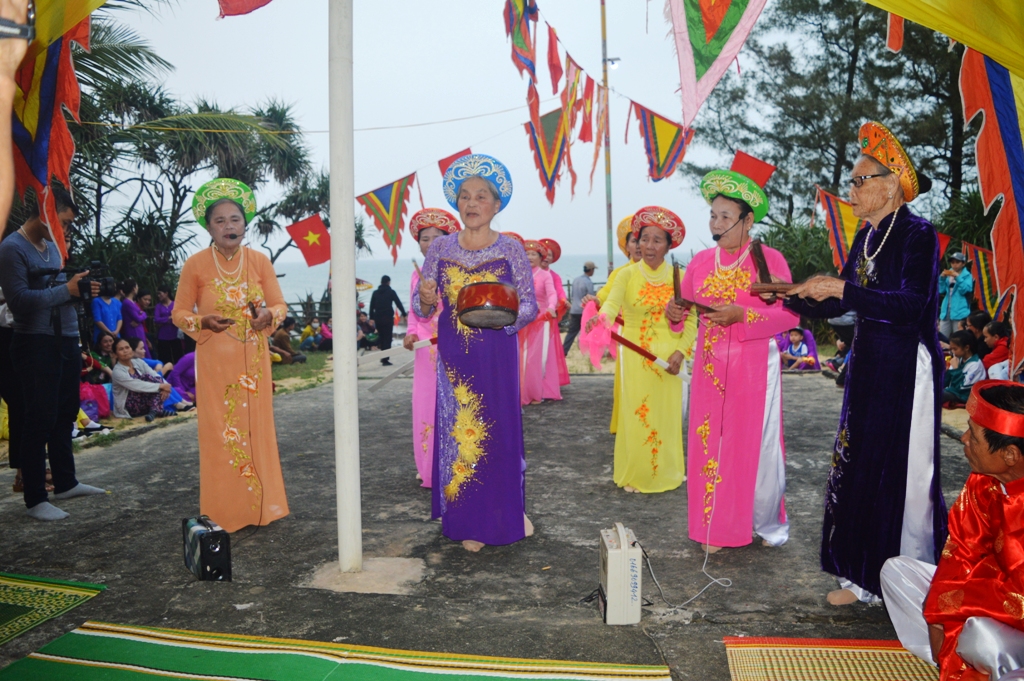  Lễ hội cầu ngư của ngư dân miền biển tỉnh Quảng Bình được nghiên cứu, chuyển giao để bảo tồn và phát triển.