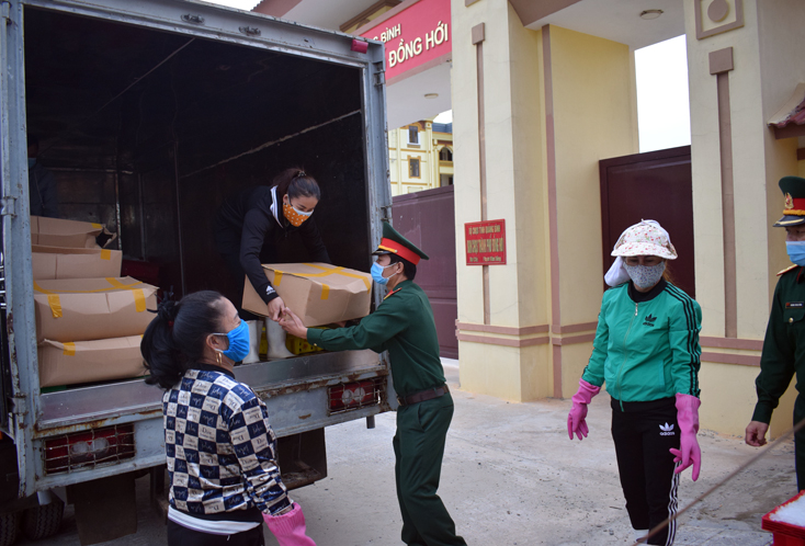 Ban Chỉ huy Quân sự TP. Đồng Hới sẽ chuyển số cá ủng hộ đến các đơn vị ở tuyến đầu đang thực hiện nhiệm vụ phòng, chống dịch bệnh