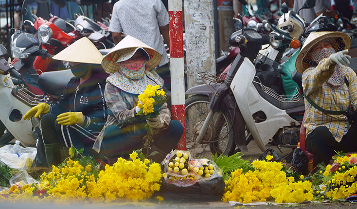 Những người kinh doanh vẫn theo thói quen thường ngày, không tuân thủ quy định về khoảng cách