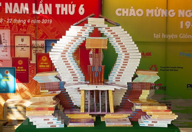 Một số cách trưng bày sách ấn tượng trong Ngày Sách Việt Nam lần thứ 6-năm 2019. (Ảnh: Hồng Đạt/TTXVN)