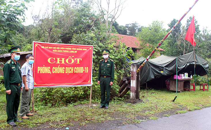 Chốt phòng, chống dịch Covid-19 của Đồn Biên phòng Làng Ho. 