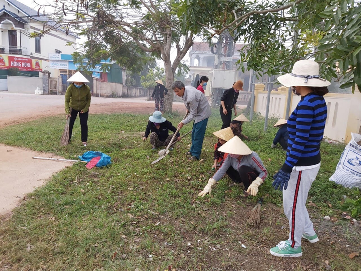 Phong trào ra quân làm vệ sinh môi trường công cộng lan tỏa khắp các KDC trên địa bàn TP. Đồng Hới