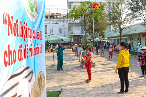  Cây ATM gạo được hình thành nhằm chia sẻ yêu thương, góp phần cùng cộng đồng sớm vượt qua đại dịch COVID-19. (Ảnh: Thế Anh/TTXVN)