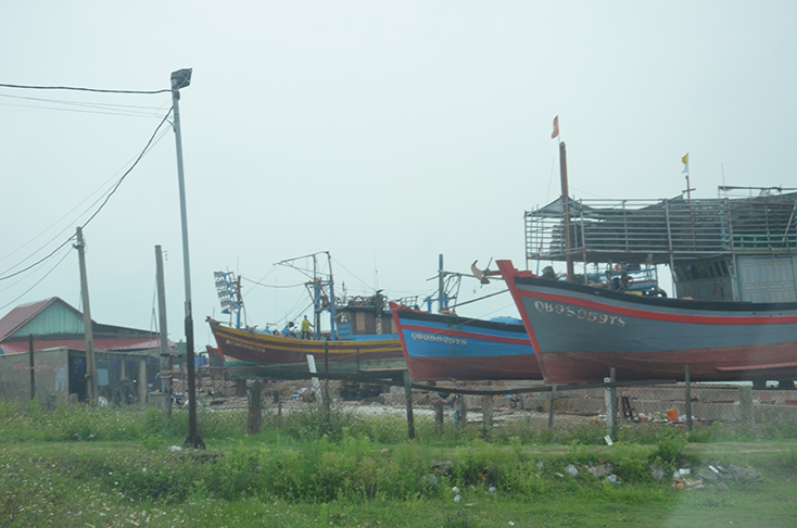 Hai xưởng đóng tàu “chui” hoạt động gây ô nhiễm cho người dân 