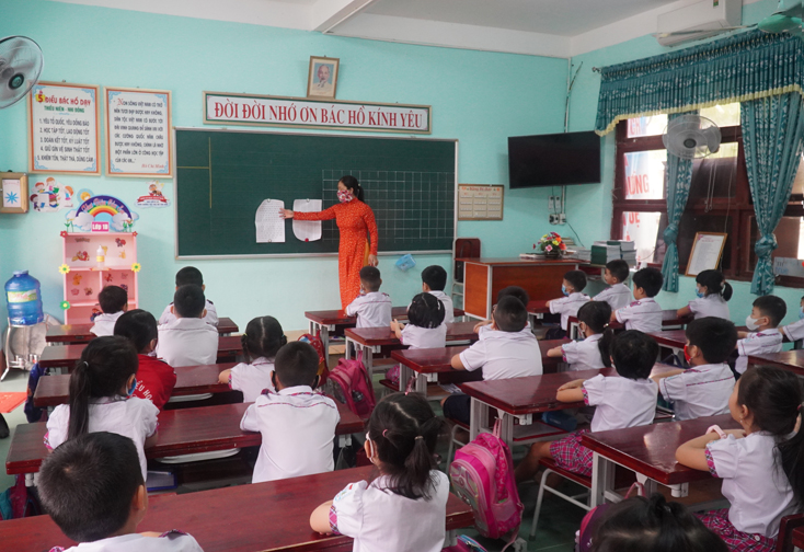 Tiết học đầu tiên sau hơn 3 tháng nghỉ học vì dịch bệnh Covid-19.