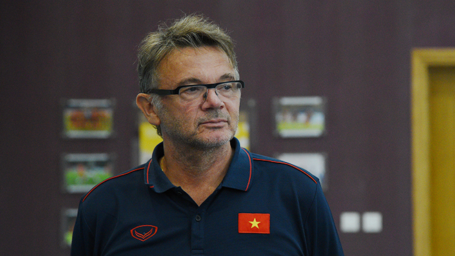  HLV Philippe Troussier nhận định U19 Việt Nam hoàn toàn có cơ hội giành vé tham dự VCK U20 World Cup năm 2021. Ảnh: TT&VH.