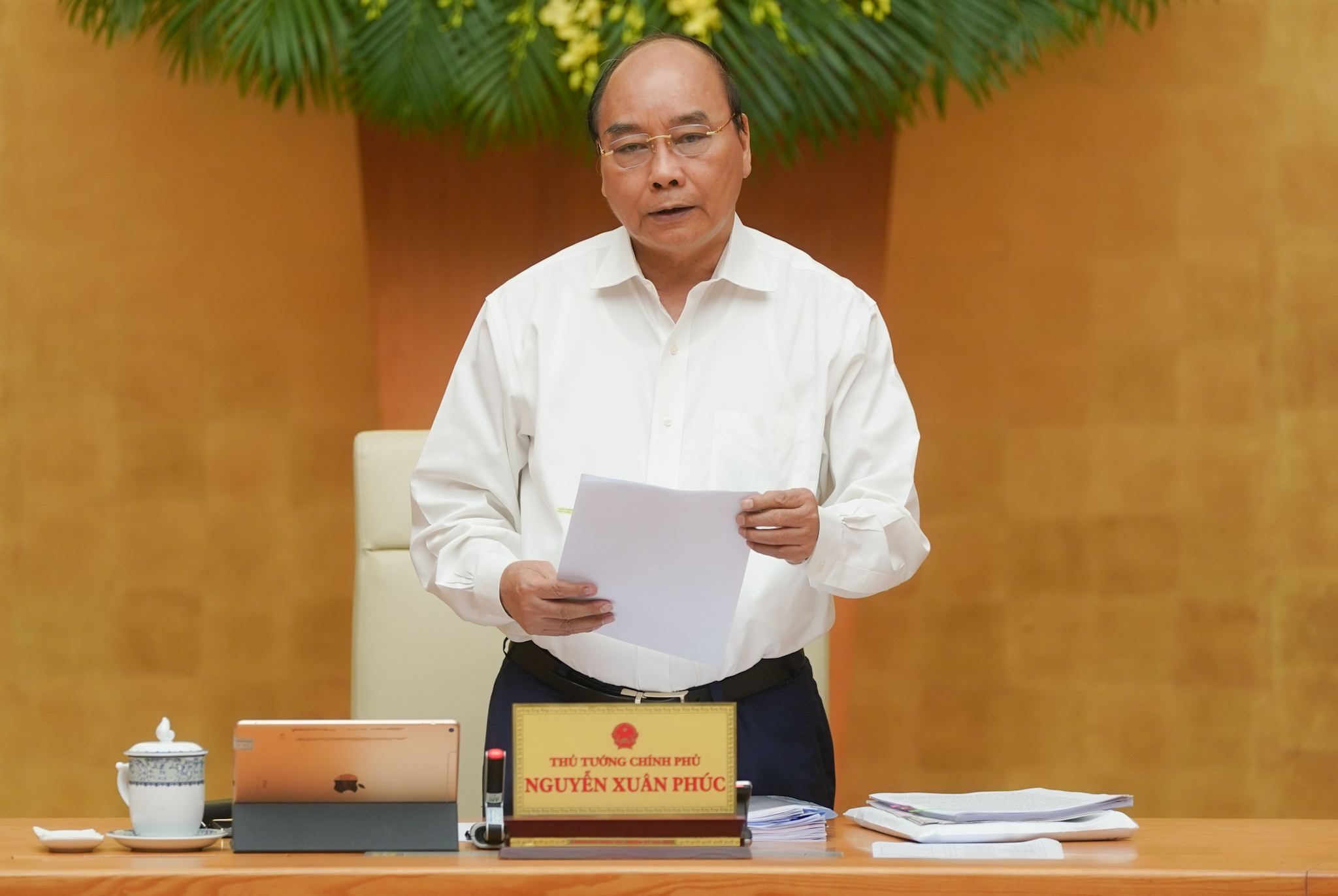 Thủ tướng Nguyễn Xuân Phúc phát biểu kết luận phiên họp. Ảnh: VGP/Quang Hiếu Thủ tướng nhấn mạnh trong phát biểu kết luận phiên họp Chính phủ thường kỳ tháng 4-2020 vào chiều 5-5.