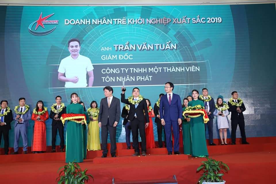 Anh Trần Văn Tuấn đạt danh hiệu  "Doanh nhân trẻ khởi nghiệp xuất sắc toàn quốc năm 2019 ". 