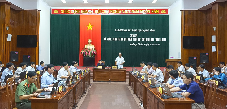 Đồng chí Trần Công Thuật, Chủ tịch UBND tỉnh kết luận cuộc họp.  