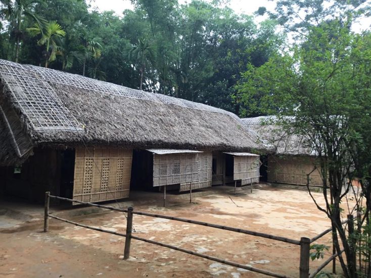 Nhà Bác ở  làng Sen