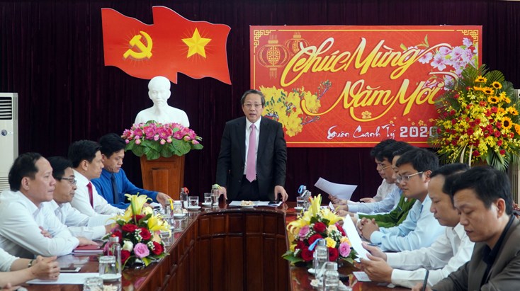   Đồng chí Bí thư Tỉnh ủy Hoàng Đăng Quang làm việc với Ban Thường vụ Huyện ủy Lệ Thủy về công tác chuẩn bị đại hội Đảng các cấp nhiệm kỳ 2020-2025.