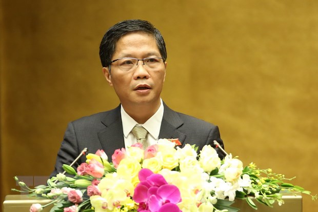 Bộ trưởng Bộ Công thương Trần Tuấn Anh, thừa ủy quyền của Thủ tướng Chính phủ trình bày Báo cáo thuyết minh Hiệp định Thương mại tự do giữa CHXHCN Việt Nam và Liên minh châu Âu (EVFTA). (Ảnh: TTXVN)
