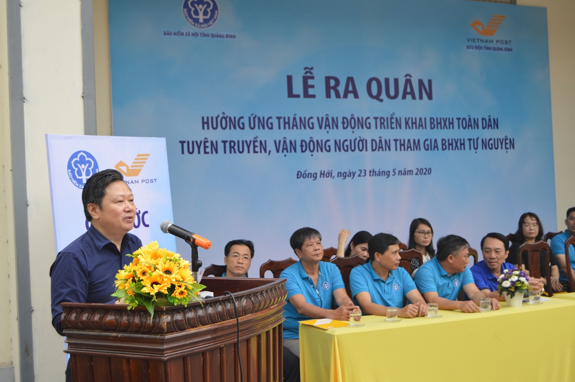 Đồng chí Phó Chủ tịch UBND tỉnh Nguyễn Tiến Hoàng phát biểu tại buổi lễ ra quân