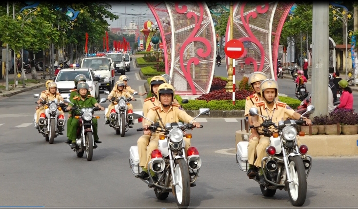    CATP Đồng Hới ra quân tấn công trấn áp tội phạm bảo đảm an ninh trật tự.