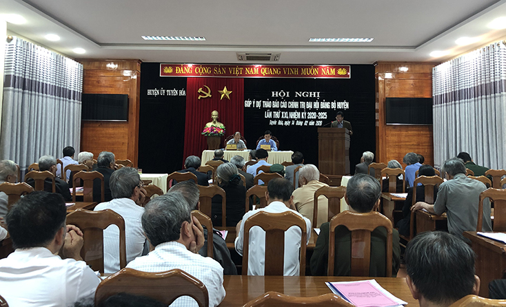  Hội nghị thảo luận, góp ý Báo cáo chính trị của nguyên cán bộ, lãnh đạo chủ chốt huyện Tuyên Hóa được tổ chức nghiêm túc, chất lượng.