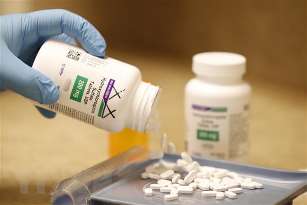 Thuốc Hydroxychloroquine được giới thiệu tại công ty dược phẩm Rock Canyon ở Provo, Utah, Mỹ, ngày 20-5. (Ảnh: AFP/TTXVN)