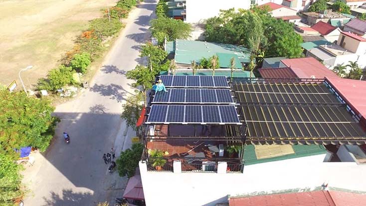 Toàn huyện Bố Trạch đã có 36 công ty, cơ quan, doanh nghiệp, hộ kinh doanh và hộ gia đình lắp đặt hệ thống “Điện mặt trời áp mái”. 