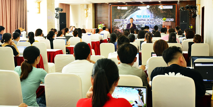 Các học viên đã được các chuyên gia về marketing số hàng đầu Việt Nam và của Google Việt Nam trong các chương trình về công nghệ số 4.0 trực tiếp giảng dạy.