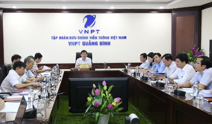 Đồng chí Trần Tiến Dũng, Tỉnh ủy viên, Phó Chủ tịch UBND tỉnh chủ trì tại điểm cầu Quảng Bình.