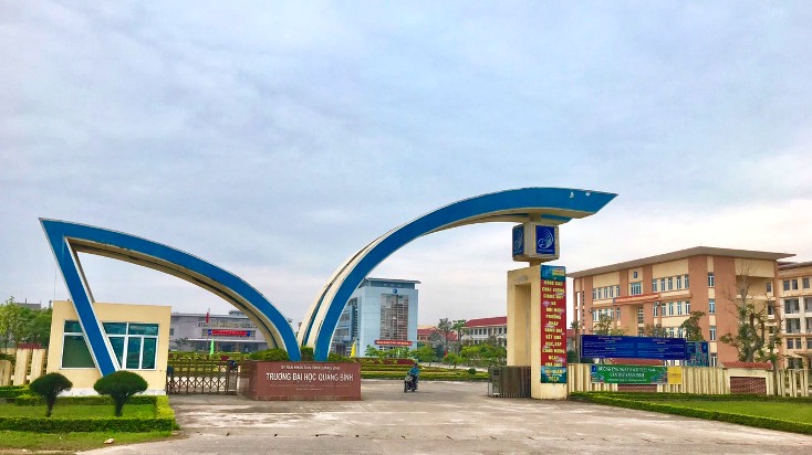 Quyết tâm xây dựng Trường đại học Quảng Bình phát triển ngang tầm với các trường  đại học lớn trong cả nước - Báo Quảng Bình điện tử