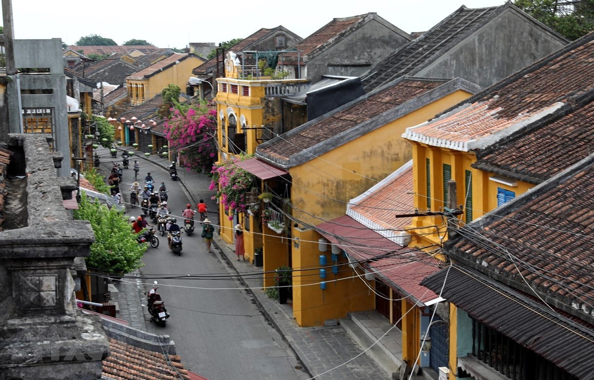 Trong bối cảnh bình thường mới, du khách đến với Hội An được tham quan miễn phí tất cả điểm du lịch trên địa bàn. (Ảnh: Ngọc Hà/TTXVN)