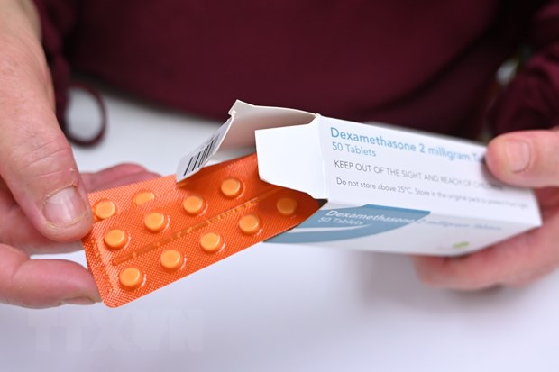 Thuốc dexamethasone được bán tại hiệu thuốc ở London, Anh, ngày 16-6-2020. (Nguồn: AFP/TTXVN)
