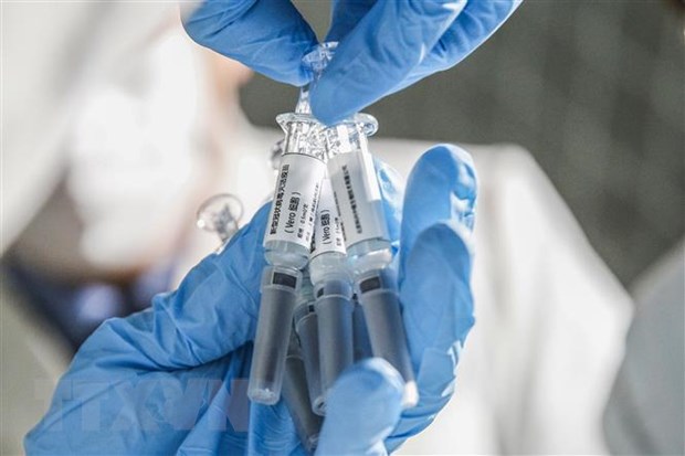 Giới thiệu mẫu vắcxin phòng COVID-19 tại Bắc Kinh, Trung Quốc ngày 16/3/2020. (Nguồn: THX/TTXVN)